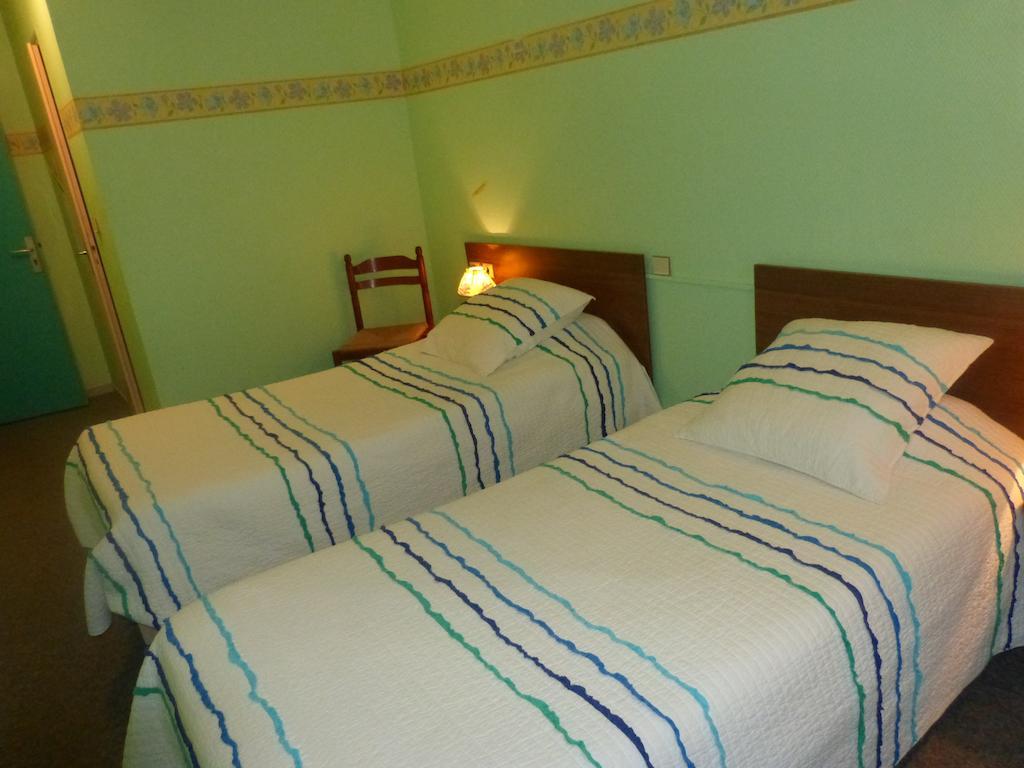Hotel Du Donjon Champlitte-et-le-Prélot Rum bild